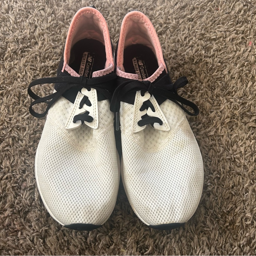 Women’s New Balance Shoes‎